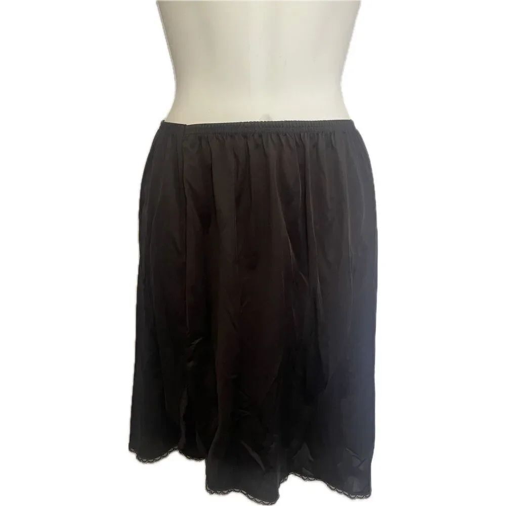 Vintage Vanity Fair Black Half Slip Women’s Size M Thin Lace Edging Nylon